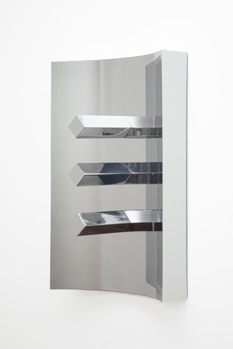 Yutaka Toyota - N. 2 Espaço Infinito, 1971, Escultura de madeira e inox., 74,5 x 47 x 12 cm