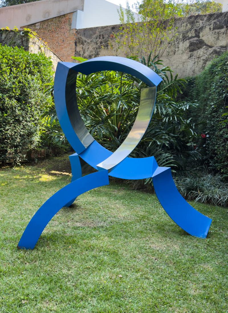 Emanoel Araujo - Estrutura Vegetal I 1981 escultura em aço inox e aço carbono 220 x 200 x 120 cm