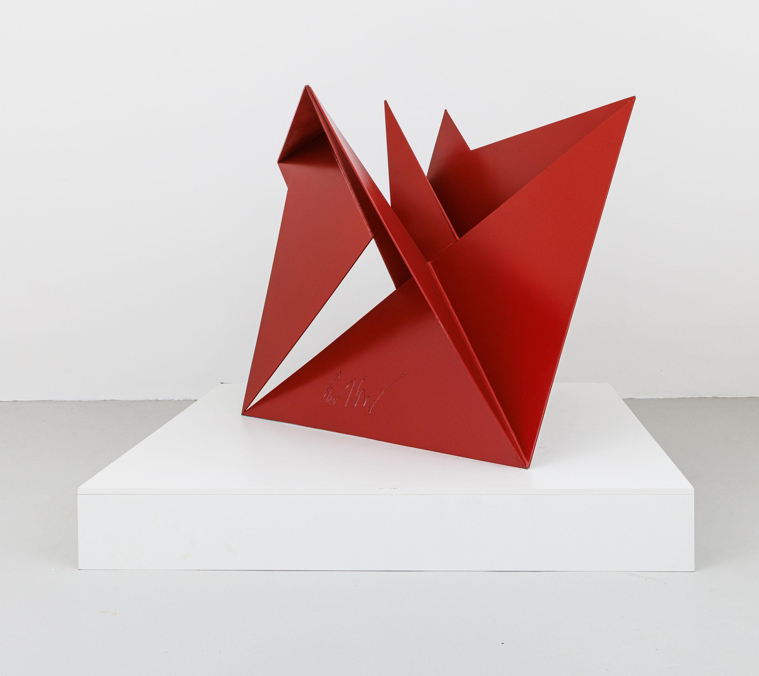 Emanoel Araujo - Sem título, c. 1980, escultura monocromada em ferro, 108 x 125 x 125 cm