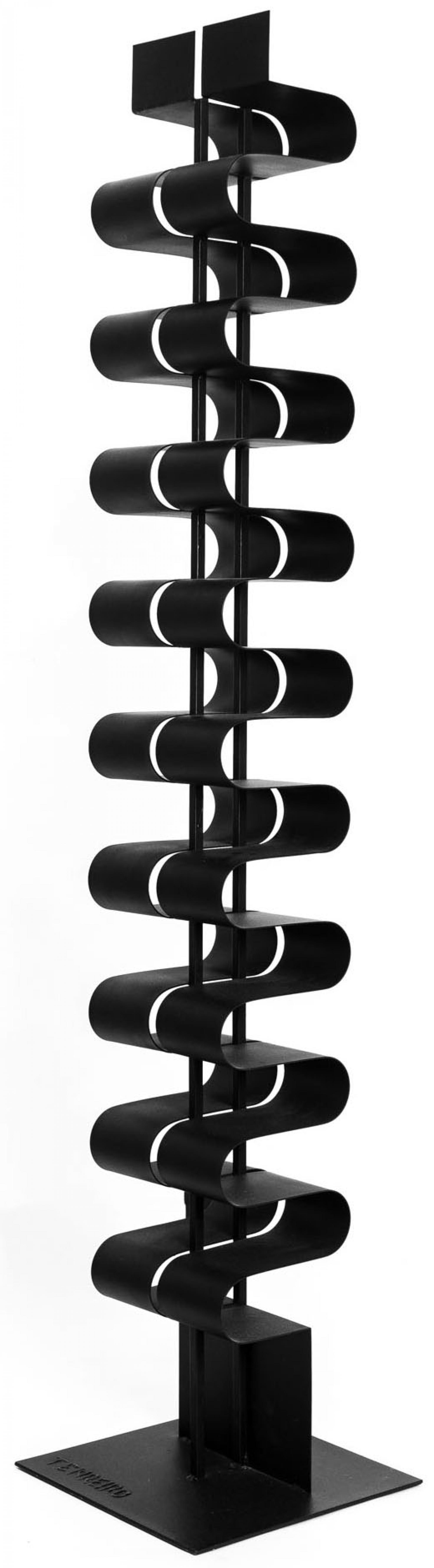 Joaquim Tenreiro - Sem título, s.d., escultura em ferro, 172 x 35 x 35 cm