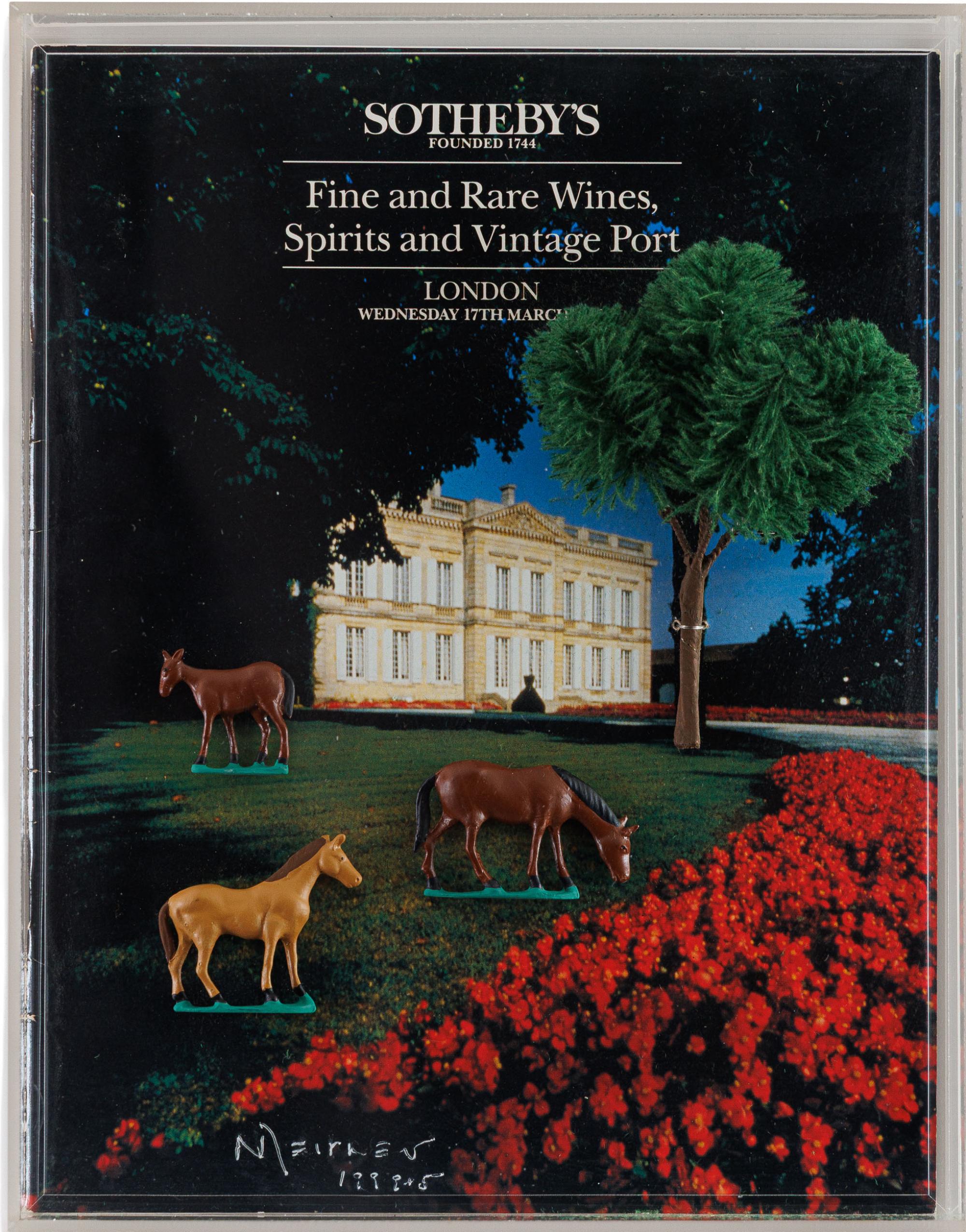 Nelson Leirner - Sotheby’s, 2005, plástico e papel montado em caixa de acrílico, 28,5 x 22,5 x 8 cm