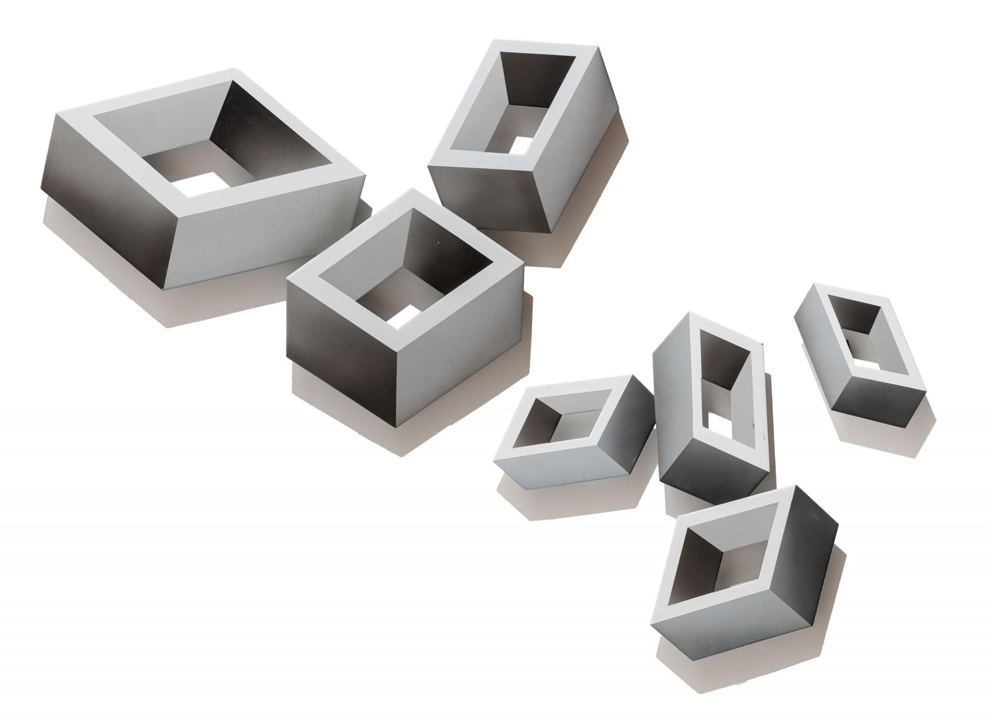 Daniel Sanseviero - Sem título, 2018, 1/1, metal recortado e laqueado, medidas variadas