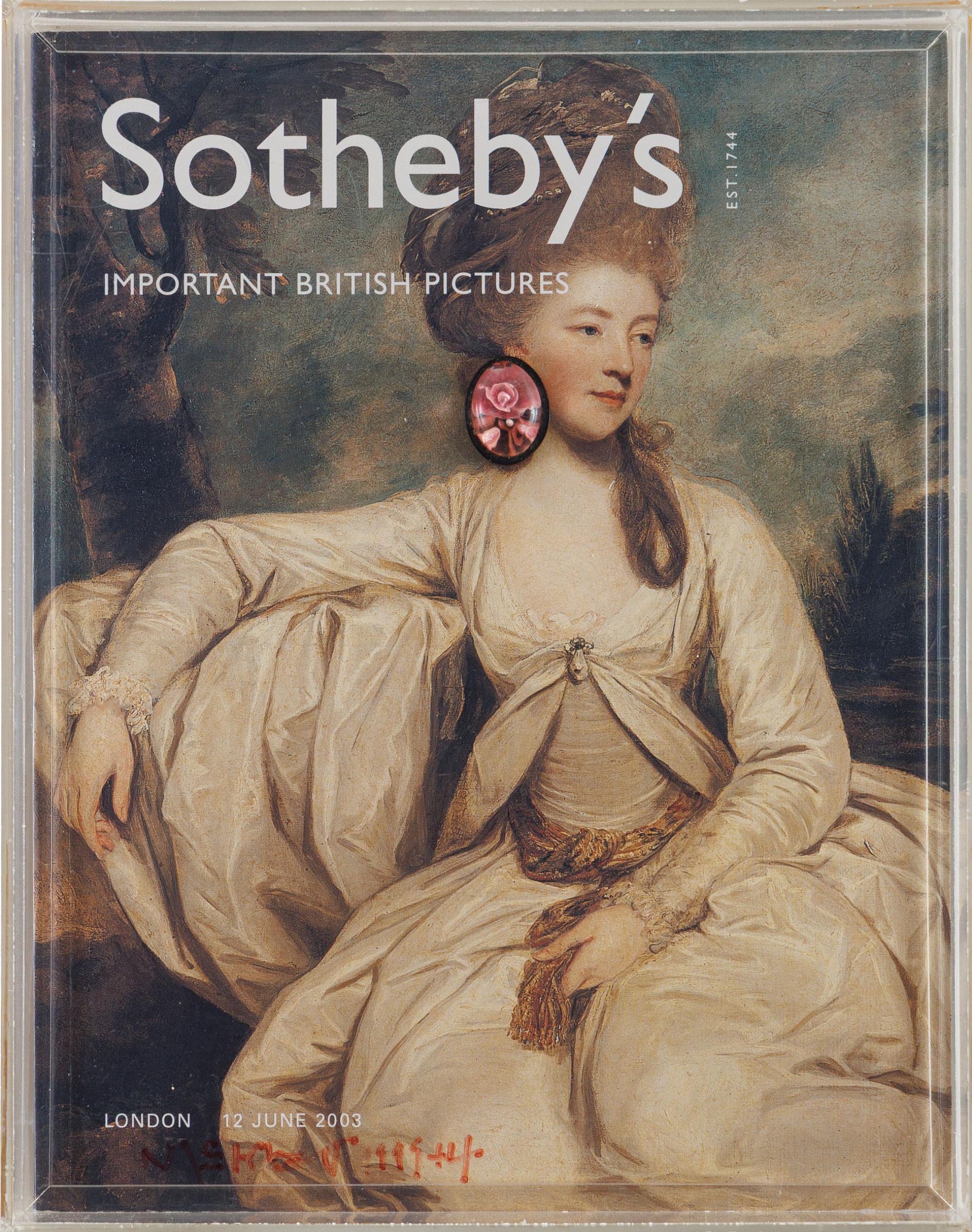 Nelson Leirner - Sotheby’s, 2003, resina e papel montado em caixa de acrílico, 28 x 22 x 7 cm