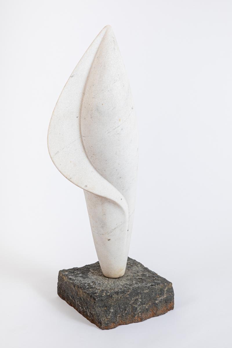Renato Brunello - Sem título 1997 escultura em mármore 110 x 40 x 30 cm
