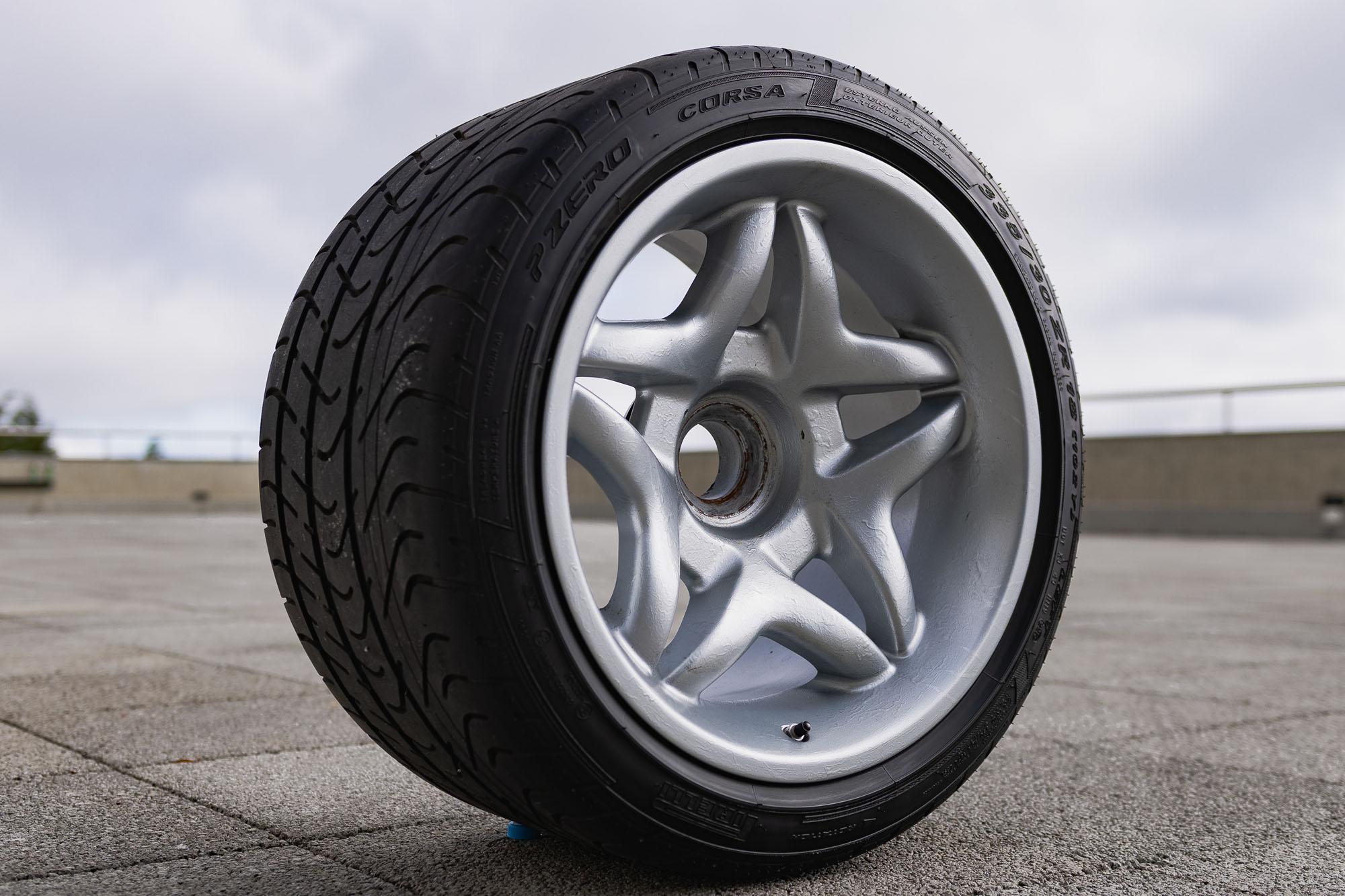 Roda - LOTE BENEFICENTE - Ferrari F-50